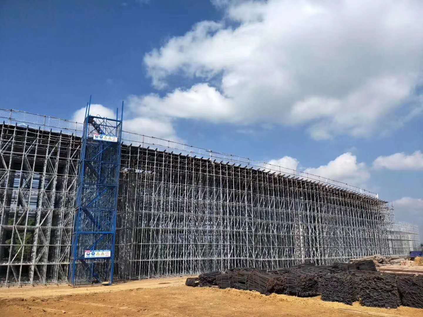 盤扣腳手架搭建周期短,經(jīng)濟(jì)效益好! 盤扣腳手架搭建周期短,經(jīng)濟(jì)效益好!